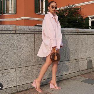 ザラ(ZARA)のyello catwalk wedge sandals スワロサンダル　(サンダル)