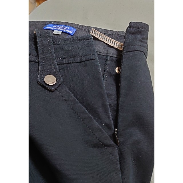 BURBERRY BLUE LABEL(バーバリーブルーレーベル)のバーバリーブルーレーベル 黒スカート レディースのスカート(ひざ丈スカート)の商品写真