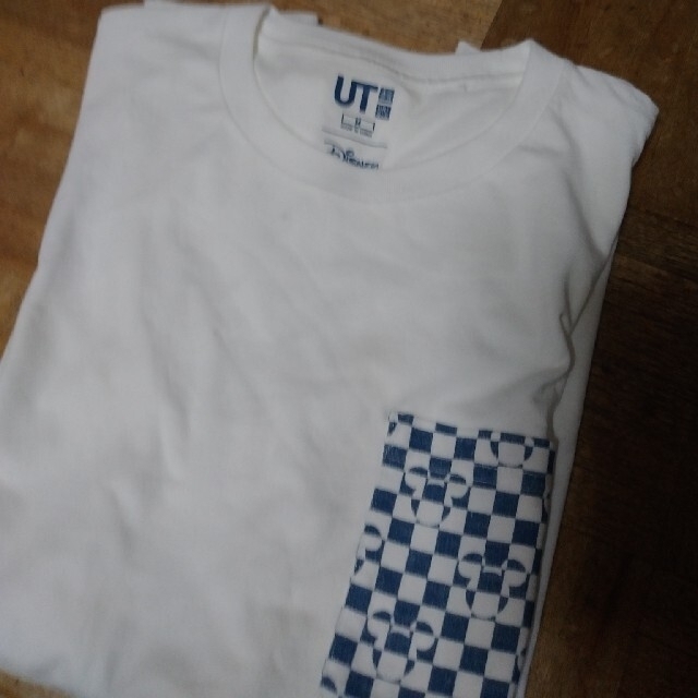 UNIQLO(ユニクロ)の【7/23値下げ！】ユニクロ　Tシャツ　メンズ　Mサイズ　ミッキー柄 メンズのトップス(Tシャツ/カットソー(半袖/袖なし))の商品写真