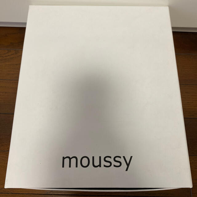 TODAYFUL(トゥデイフル)の美品 moussy マウジー ホワイトブラック　厚底ソールゴムベルトサンダル レディースの靴/シューズ(サンダル)の商品写真