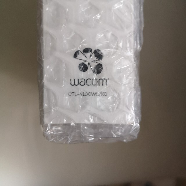 Wacom(ワコム)のWacom Intuos CTL4100-WL スマホ/家電/カメラのPC/タブレット(PC周辺機器)の商品写真
