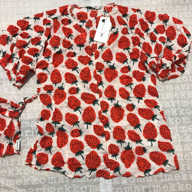 marimekko(マリメッコ)の新品！　マリメッコ　マンシッカ　ブラウス レディースのトップス(シャツ/ブラウス(半袖/袖なし))の商品写真