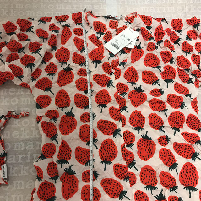 marimekko(マリメッコ)の新品！　マリメッコ　マンシッカ　ブラウス レディースのトップス(シャツ/ブラウス(半袖/袖なし))の商品写真