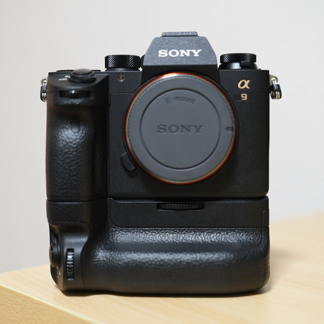 ソニー SONY α9 ボディ [ILCE-9] VG-C3EM付き美品