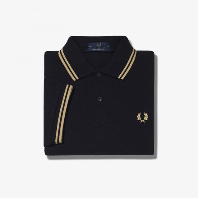 FRED PERRY(フレッドペリー)のThe Fred Perry Shirt - M12 ポロシャツ 黒金　42   メンズのトップス(ポロシャツ)の商品写真