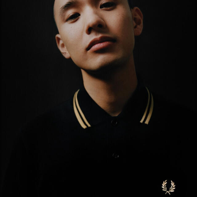 FRED PERRY(フレッドペリー)のThe Fred Perry Shirt - M12 ポロシャツ 黒金　42   メンズのトップス(ポロシャツ)の商品写真