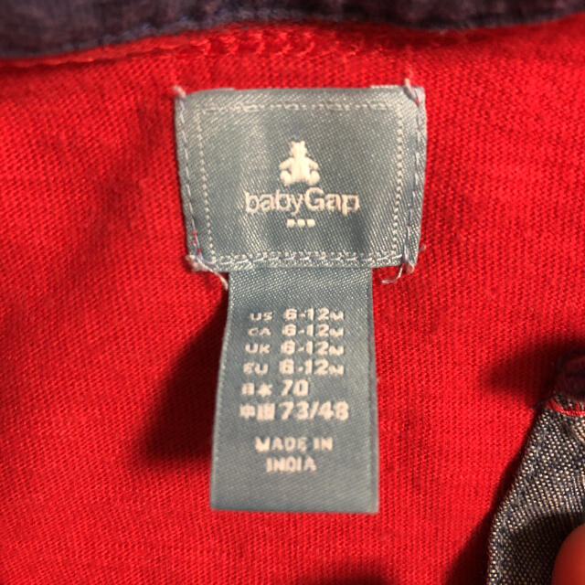 babyGAP(ベビーギャップ)のGAPロンパース 赤がメイン　2着セット キッズ/ベビー/マタニティのベビー服(~85cm)(ロンパース)の商品写真