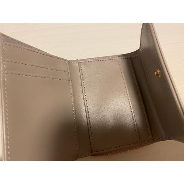 GRL(グレイル)のグレイル　クロコダイル柄ミニウォレット　グレージュ レディースのファッション小物(財布)の商品写真