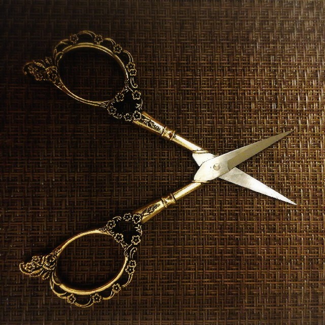 新品 手芸バサミ 糸切りばさみ 切り絵 リボン デコパージュ はさみ ハサミの通販 By Little Mayura ラクマ 新品 手芸バサミ 糸切りばさみ 切り絵 リボン デコパージュ はさみ ハサミの通販 By Little Mayura ラクマ