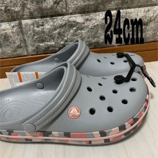 クロックス(crocs)の✨【新品　未使用　タグ付き】クロックス　24cm✨(サンダル)