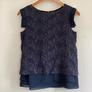 ルカ(LUCA)のルカ紺色刺繍ノースリーブネイビーカットソーブラウスフリルLADYLUCKLUCA(カットソー(半袖/袖なし))