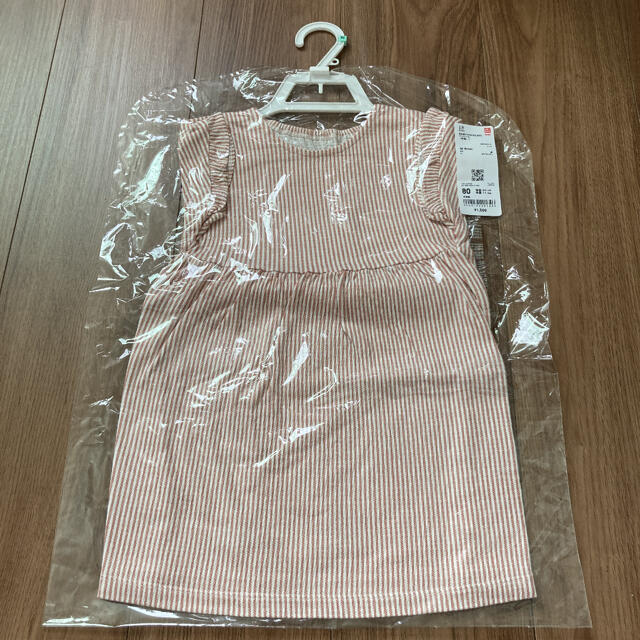 UNIQLO(ユニクロ)の【新品】ユニクロ　ワンピース キッズ/ベビー/マタニティのベビー服(~85cm)(ワンピース)の商品写真