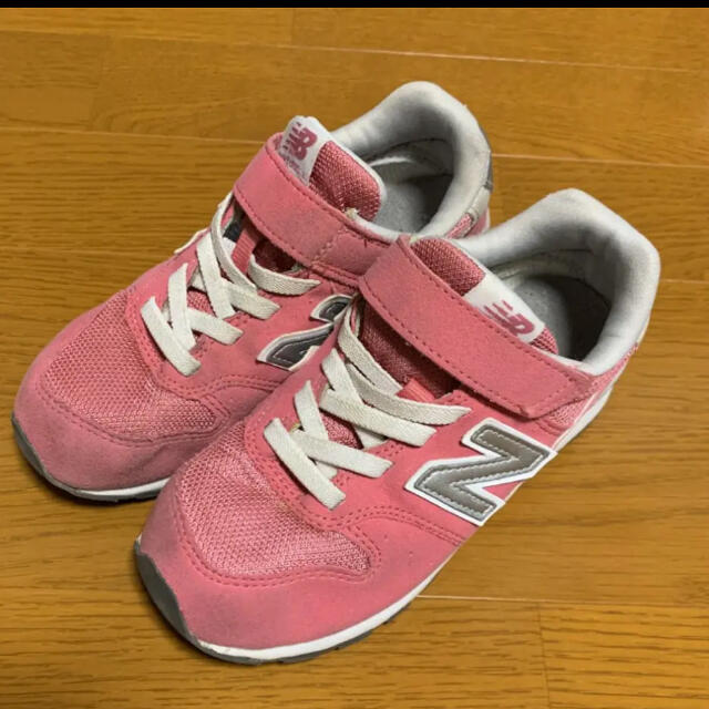 New Balance(ニューバランス)のニューバランス　キッズ　スニーカー キッズ/ベビー/マタニティのキッズ靴/シューズ(15cm~)(スニーカー)の商品写真