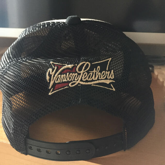 VANSON(バンソン)のDsさん専用 ツイルメッシュキャップ フラットタイプ イーグル ブラック メンズの帽子(キャップ)の商品写真