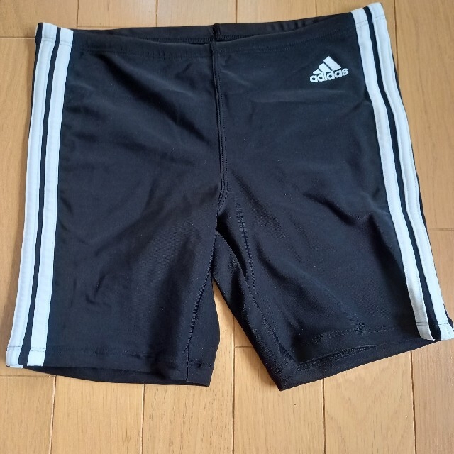 adidas(アディダス)のアディダス男児　黒水着　160 キッズ/ベビー/マタニティのキッズ服男の子用(90cm~)(水着)の商品写真