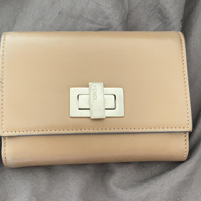 FENDI - ※本日限定値下げ※FENDI フェンディ 財布 二つ折り ウォレットの通販 by まりに's shop|フェンディならラクマ FENDI - ※本日限定値下げ※FENDI フェンディ 財布 二つ折り ウォレットの通販 by まりに's shop|フェンディならラクマ