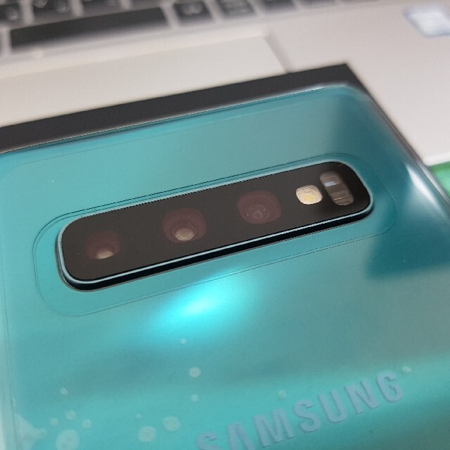 SAMSUNG(サムスン)の新品同様SimフリーSamsung galaxy s10 グリン128GB スマホ/家電/カメラのスマートフォン/携帯電話(スマートフォン本体)の商品写真