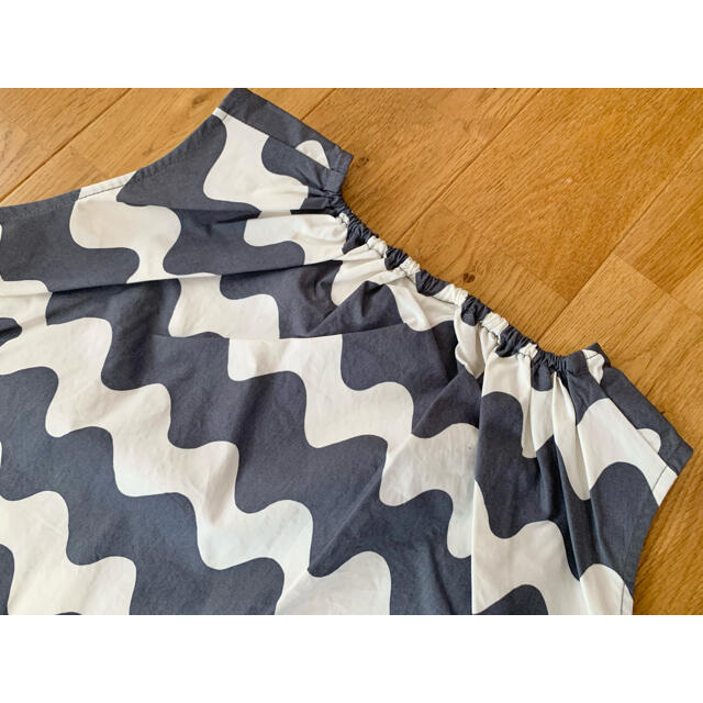 marimekko(マリメッコ)の日本未発売★marimekko UNIQLO キッズワンピース ロッキ　グレー キッズ/ベビー/マタニティのキッズ服女の子用(90cm~)(ワンピース)の商品写真