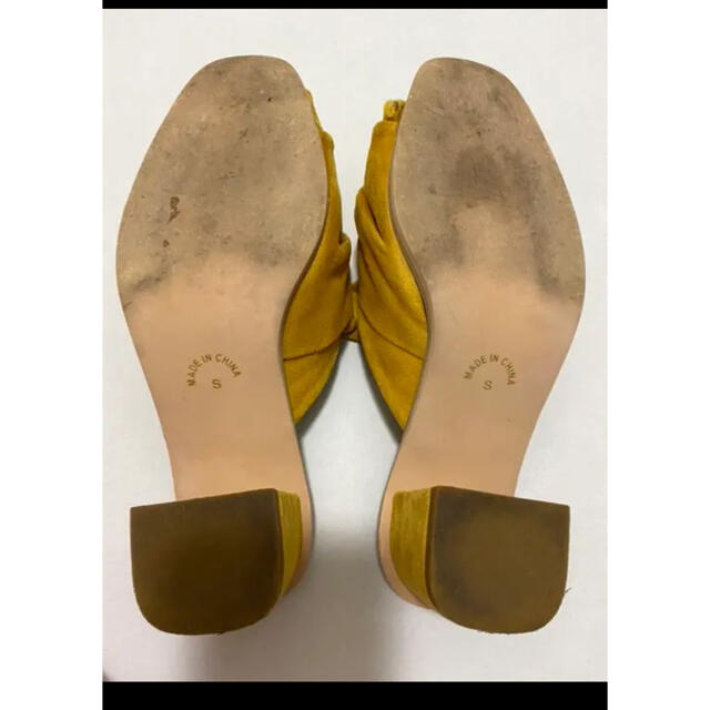 サンダル　イエロー　スエード　韓国　リボン レディースの靴/シューズ(サンダル)の商品写真