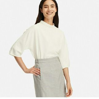 ユニクロ(UNIQLO)のユニクロ　ドレープブラウス　白(シャツ/ブラウス(半袖/袖なし))