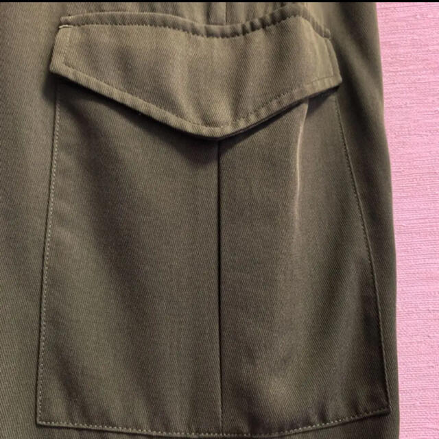 ZARA(ザラ)のZARA カーゴパンツCARGO TROUSERS WITH POCKETS レディースのパンツ(ワークパンツ/カーゴパンツ)の商品写真