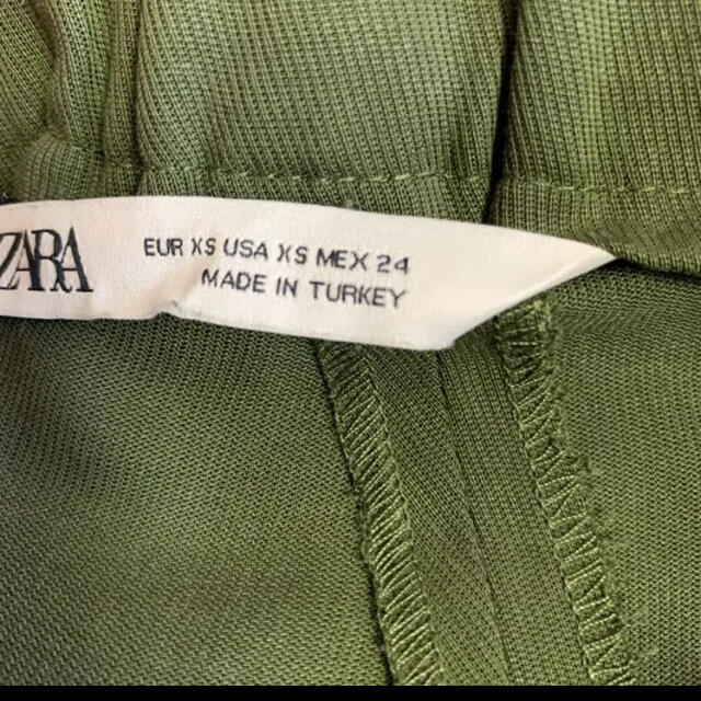 ZARA(ザラ)のZARA カーゴパンツCARGO TROUSERS WITH POCKETS レディースのパンツ(ワークパンツ/カーゴパンツ)の商品写真