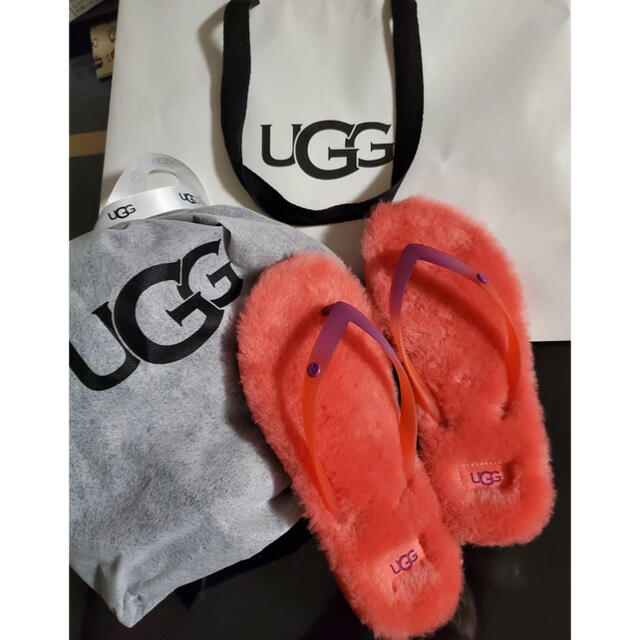 レディースUGG ビーチサンダル　フラッフィー2新品未使用