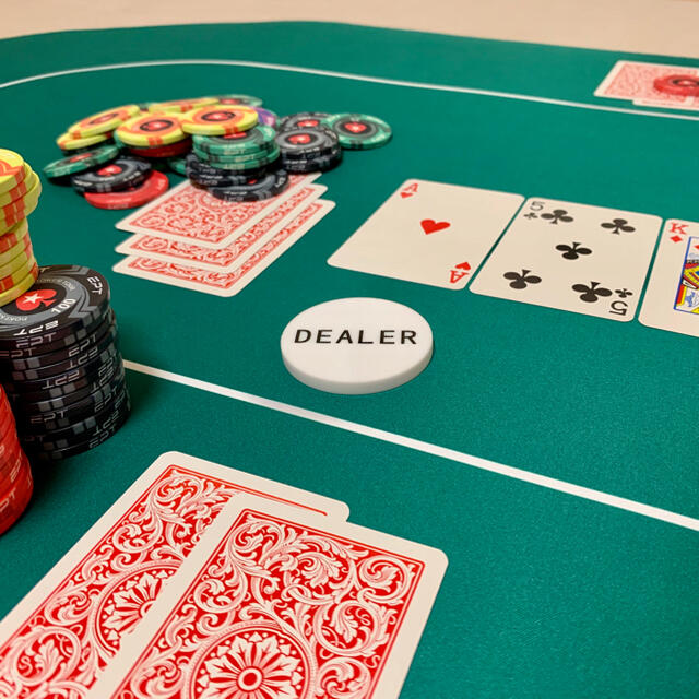 EPT 高級セラミックポーカーチップ　カジノチップ 100枚 エンタメ/ホビーのテーブルゲーム/ホビー(トランプ/UNO)の商品写真