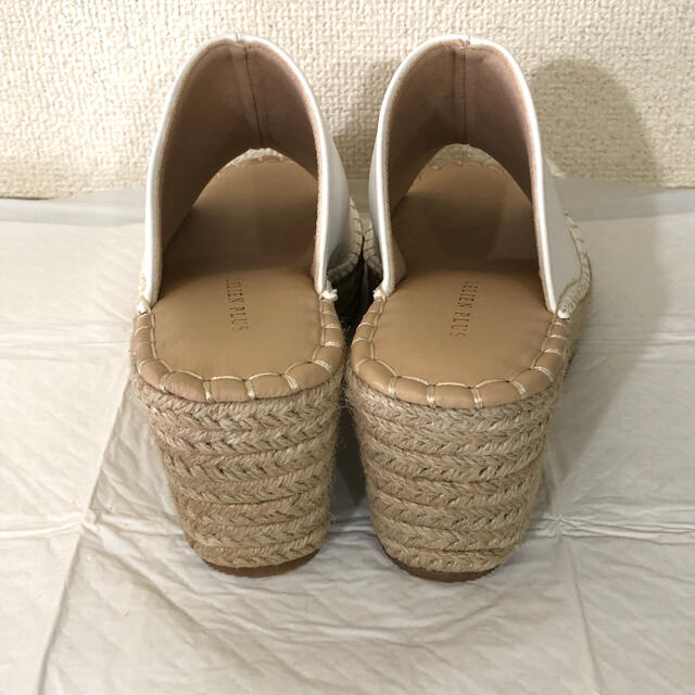 白コルクサンダル レディースの靴/シューズ(サンダル)の商品写真