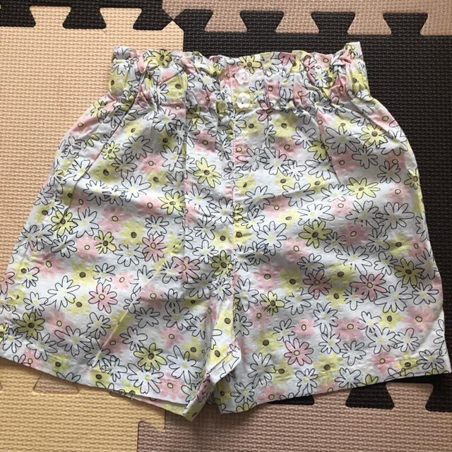 BeBe(ベベ)の新品　タグ付　SLAP SLIP 花柄　セットアップ　100 キッズ/ベビー/マタニティのキッズ服女の子用(90cm~)(その他)の商品写真