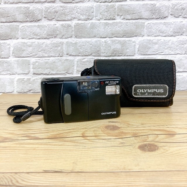 OLYMPUS(オリンパス)のオリンパス カメラ AF-10 SUPER QUARTZ DATE ケースセット スマホ/家電/カメラのカメラ(フィルムカメラ)の商品写真