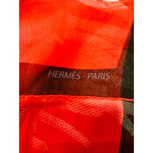 Hermes(エルメス)のHERMES エルメス　シルクシフォン　フラワーフォトプリント柄スカーフ レディースのファッション小物(バンダナ/スカーフ)の商品写真