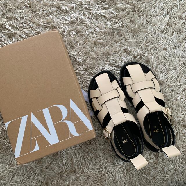 ZARA(ザラ)のZARA フラット　レザー　ケージ　サンダル　 レディースの靴/シューズ(サンダル)の商品写真