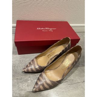 フェラガモ(Ferragamo)のオススメ！！パンプス　フェラガモ　専用箱付き　ヒール高7cm サイズ5(ハイヒール/パンプス)