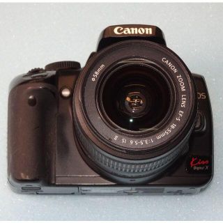 キヤノン(Canon)の最終　中古 Canon EOS Kiss Digital X カメラレンズ付(デジタル一眼)