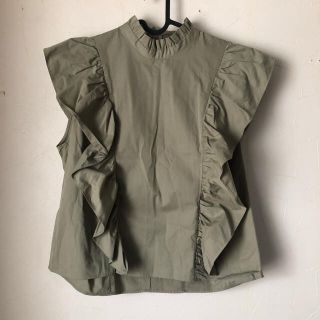 ザラ(ZARA)のZARA☆フリルトップス☆ノースリーブ☆新品タグ付き(シャツ/ブラウス(半袖/袖なし))