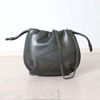 ロエベ(LOEWE)の専用出品です。☆ロエベ アナグラム ナッパレザー 巾着 ミニ チェーン (ショルダーバッグ)