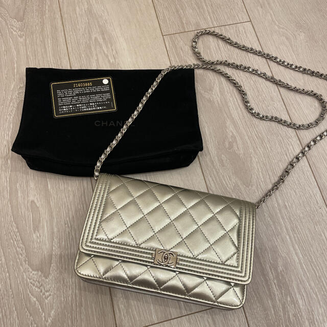 CHANEL シャネル　ボーイシャネル　チェーンウォレットレディース