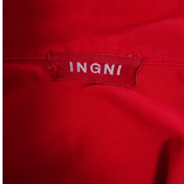 INGNI(イング)のイング ポロシャツ 赤 レディースのトップス(ポロシャツ)の商品写真