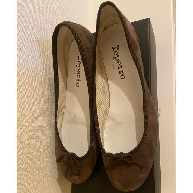 repetto(レペット)の【お値下げしました】Repetto ブラウンスエードバレエシューズサイズ38.5 レディースの靴/シューズ(バレエシューズ)の商品写真