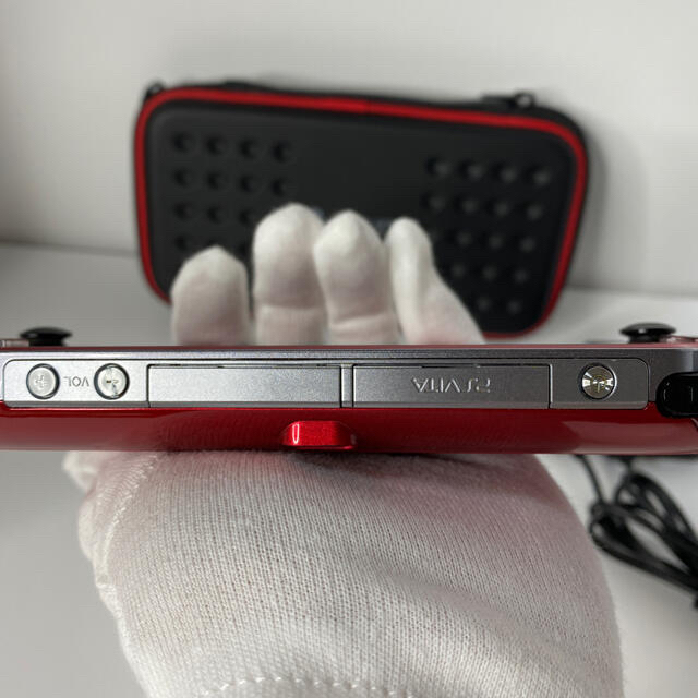 SONY PSVITA 本体 PCH-1000 コズミックレッド SONY PSVITA 本体 PCH-1000 コズミックレッド