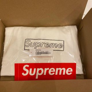 シュプリーム(Supreme)のsupreme kaws chalk logo tee  L 白　ホワイト(Tシャツ/カットソー(半袖/袖なし))