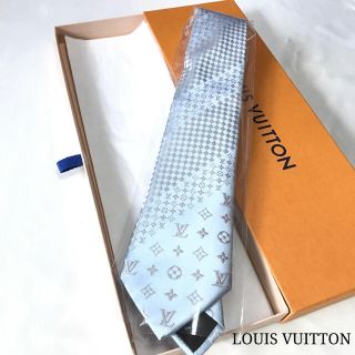 ルイヴィトン(LOUIS VUITTON)の☆美品☆ルイ　ヴィトン　モノグラム　ネクタイ(ライトブルー／水色、ツヤ感あり)(ネクタイ)