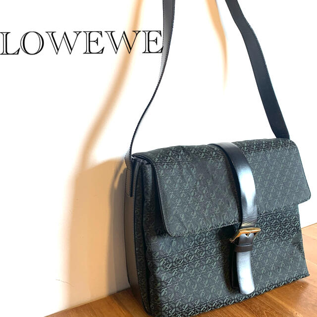 ショルダーバッグ【人気デザイン】LOEWE ロエベ　総柄　アナグラム　ショルダー　レザー