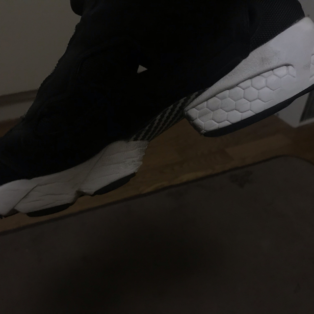 Reebok(リーボック)のReebok ポンプフューリー 黒 メンズの靴/シューズ(スニーカー)の商品写真