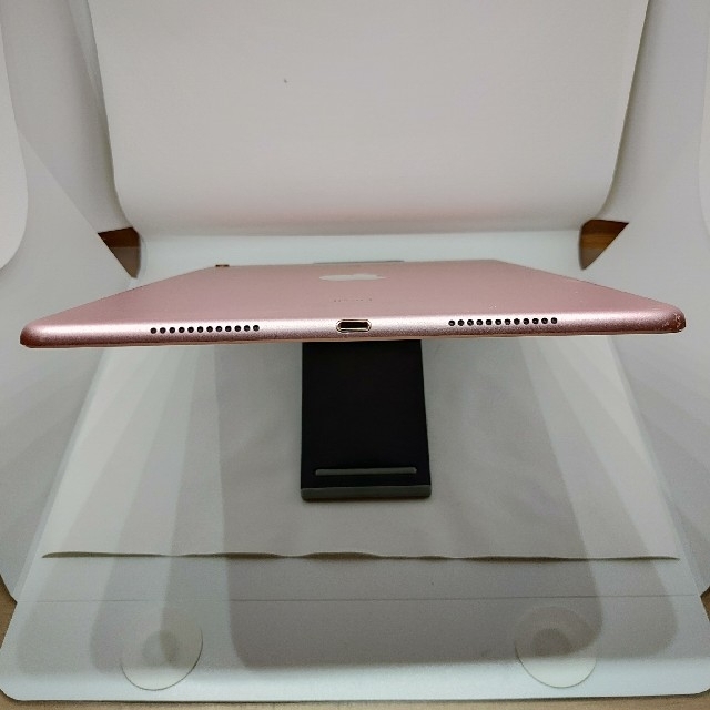 iPad 128GB MLYL2 SIMフリー ランクBの通販 by スマホ職人's shop｜アイパッドならラクマ - iPad pro 9.7インチ 最新品