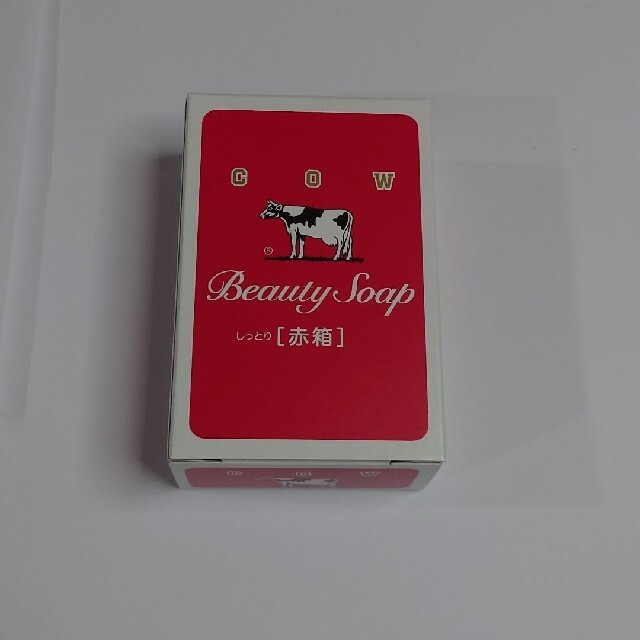 COW(カウブランド)の牛乳石鹸赤6個 コスメ/美容のスキンケア/基礎化粧品(洗顔料)の商品写真