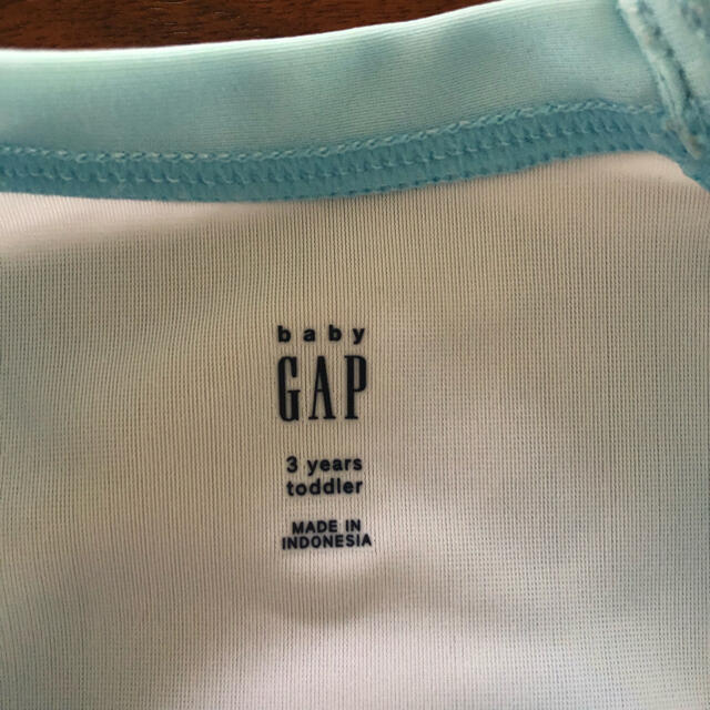 babyGAP(ベビーギャップ)のじゅれ様専用。babyGAP⭐︎長袖ラッシュガード100センチ キッズ/ベビー/マタニティのキッズ服女の子用(90cm~)(水着)の商品写真