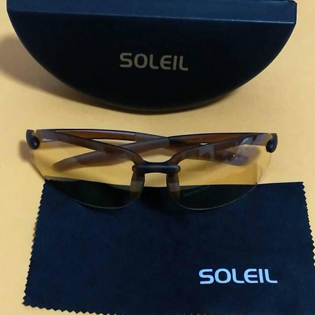 通販生活　メラニーナ　soleil 薄色サングラス　スポーツタイプ