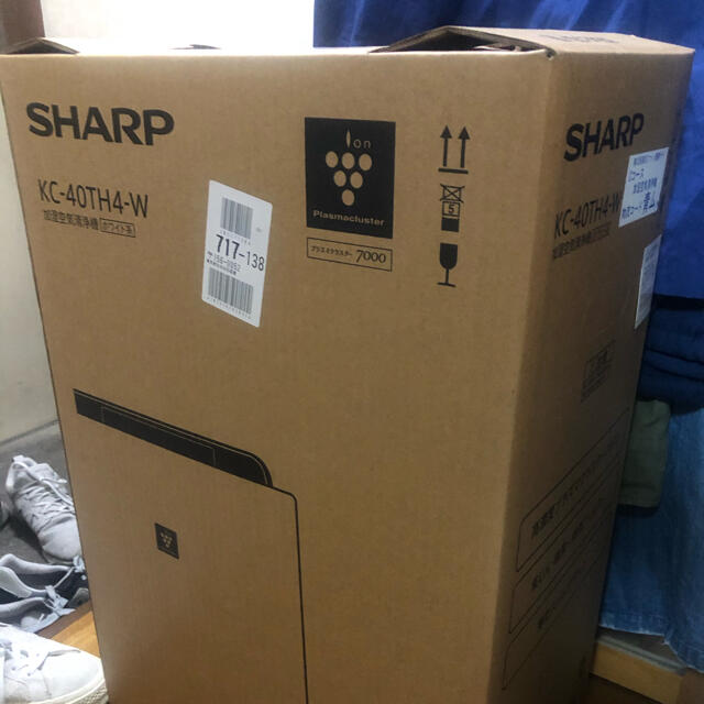 SHARP(シャープ)のSHARP 空気清浄機　KC-40TH4-W スマホ/家電/カメラの生活家電(空気清浄器)の商品写真